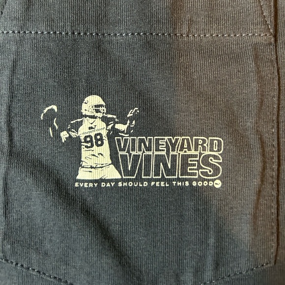 Vineyard Vines LS T-Shirt - Three Step Drop NWT - Picture 2 of 5